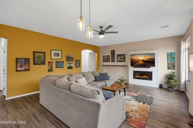 2395 E Nasturtium Street, Oro Valley, AZ 85755