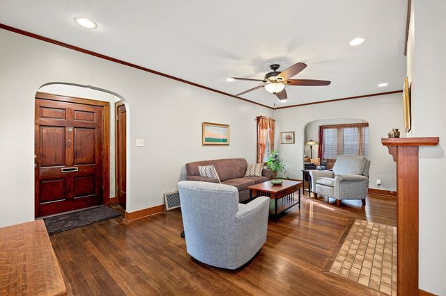 337 N Dellrose Ave, Wichita, KS 67208
