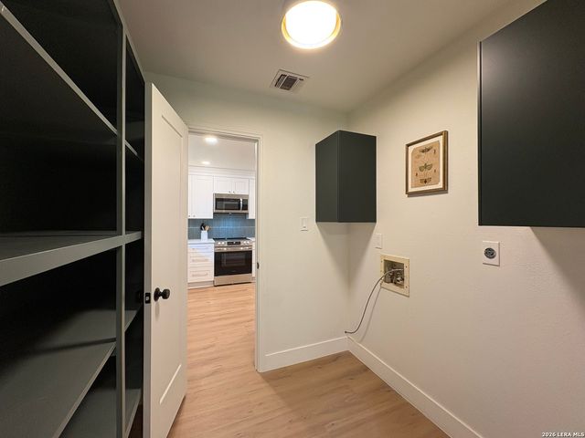 6242 Madeleine, San Antonio, TX 78229