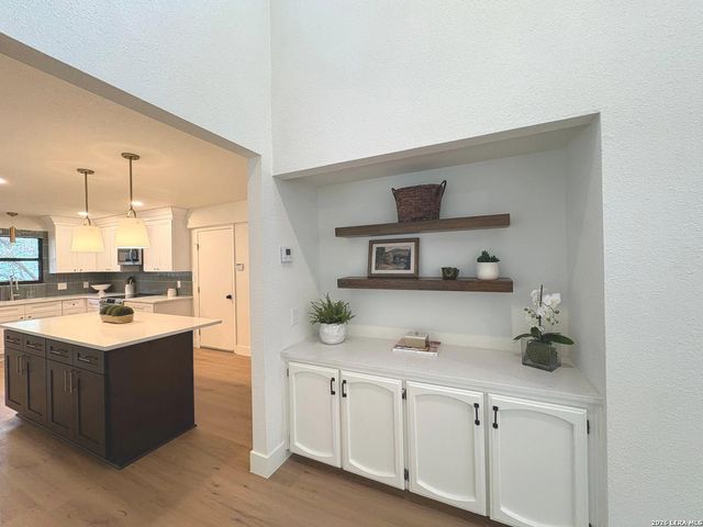 6242 Madeleine, San Antonio, TX 78229