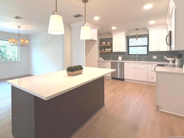 6242 Madeleine, San Antonio, TX 78229