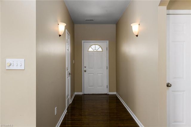 2700 Red Willow Lane, Winston-salem, NC 27127