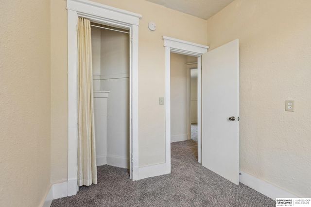 528 S 26th Avenue, Omaha, NE 68105