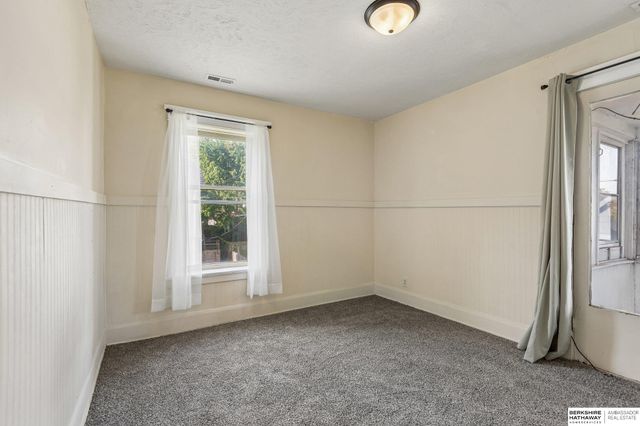 528 S 26th Avenue, Omaha, NE 68105