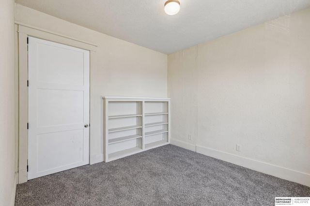 528 S 26th Avenue, Omaha, NE 68105