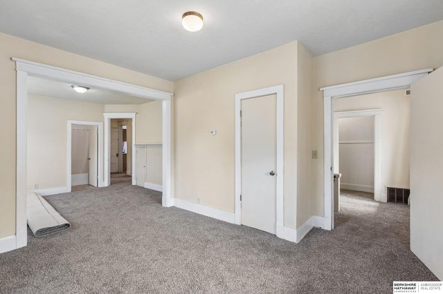 528 S 26th Avenue, Omaha, NE 68105