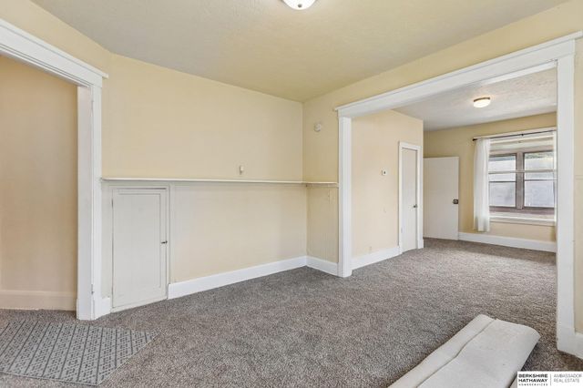 528 S 26th Avenue, Omaha, NE 68105