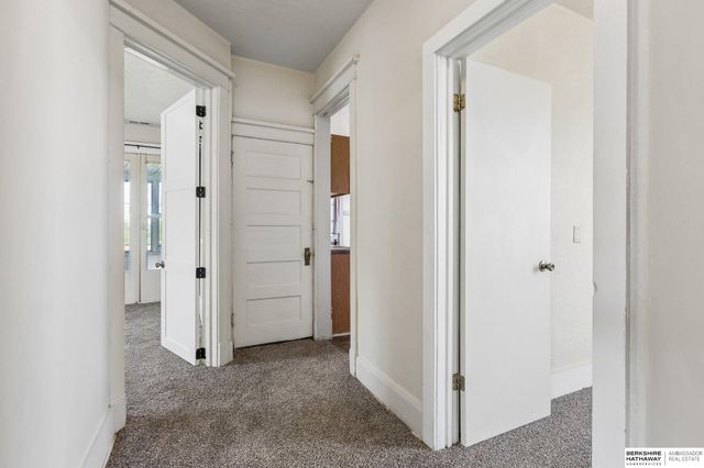 528 S 26th Avenue, Omaha, NE 68105