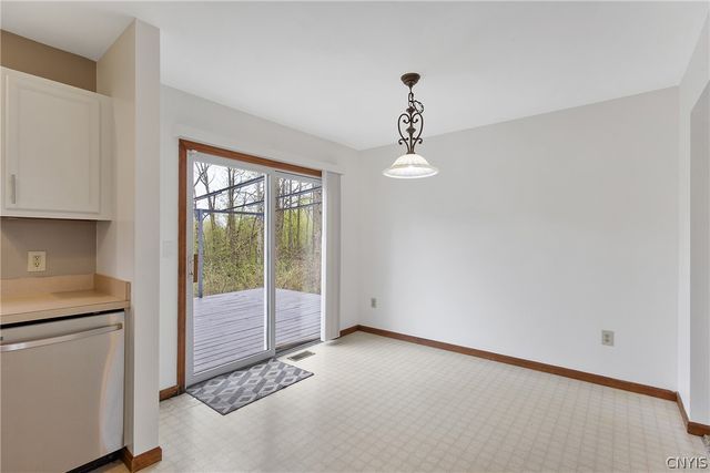 8644 Disraeli, Cicero, NY 13039