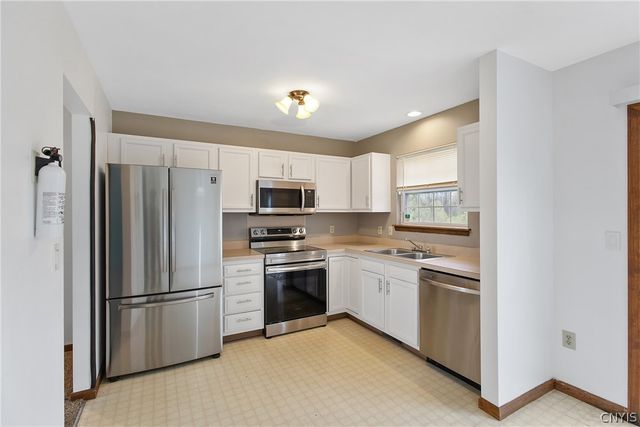 8644 Disraeli, Cicero, NY 13039