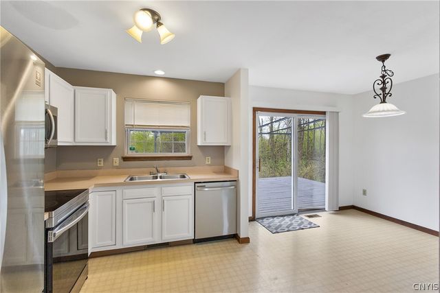 8644 Disraeli, Cicero, NY 13039