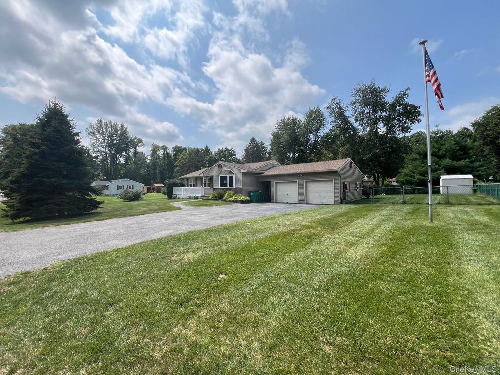 37 Circle, Hopewell Junction, NY 12533