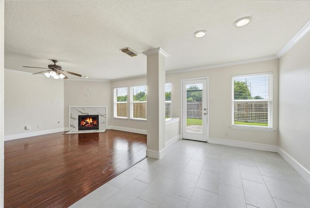 7102 Winston Ranch Parkway, Richmond, TX 77406
