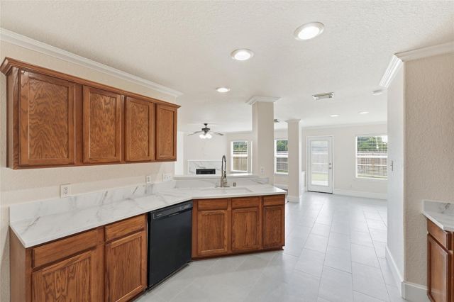 7102 Winston Ranch Parkway, Richmond, TX 77406