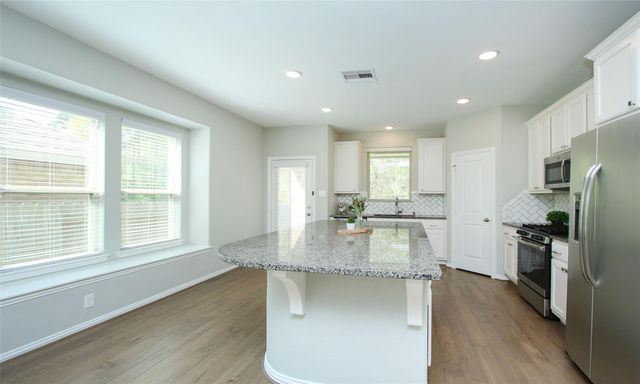 177 Emory Birch Drive, Montgomery, TX 77316
