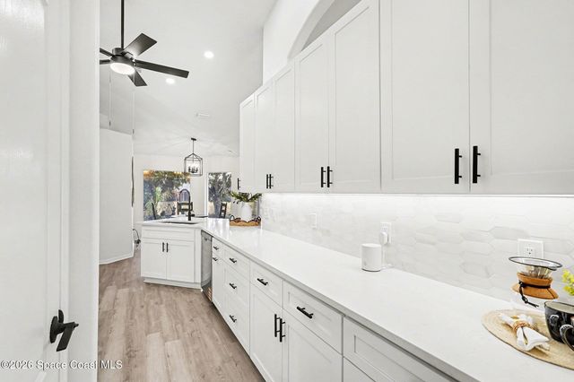 560 Fiedler Street NE, Palm Bay, FL 32907