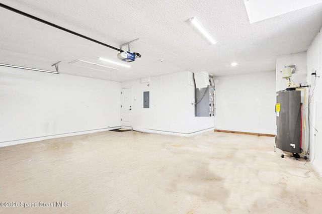 560 Fiedler Street NE, Palm Bay, FL 32907
