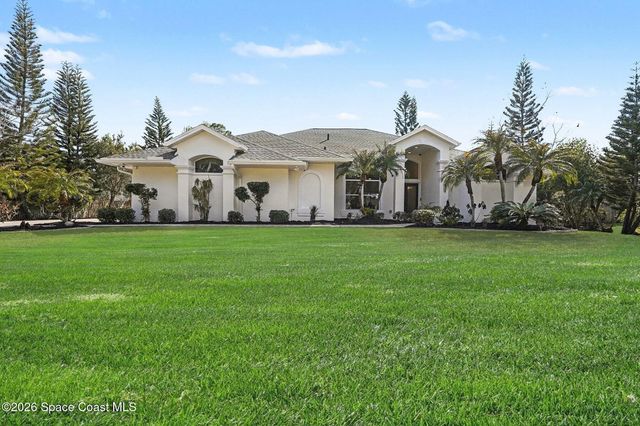 560 Fiedler Street NE, Palm Bay, FL 32907
