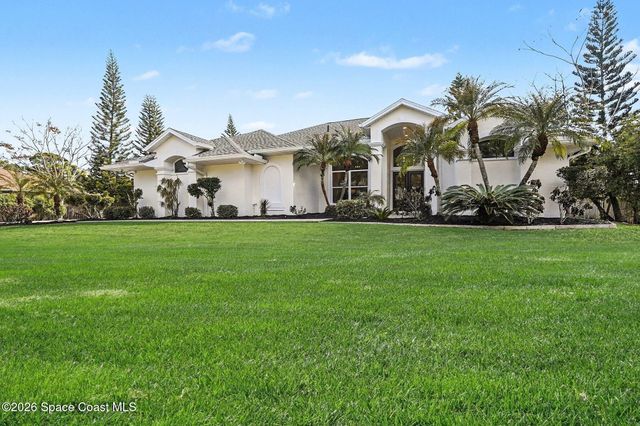 560 Fiedler Street NE, Palm Bay, FL 32907