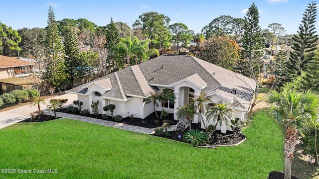 560 Fiedler Street NE, Palm Bay, FL 32907