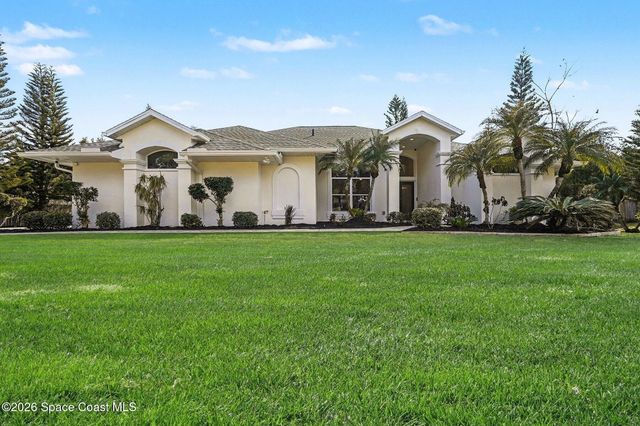 560 Fiedler Street NE, Palm Bay, FL 32907