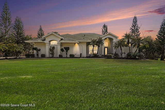 560 Fiedler Street NE, Palm Bay, FL 32907