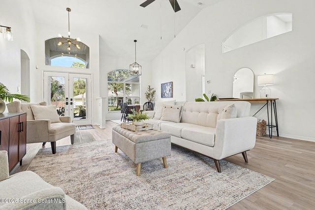 560 Fiedler Street NE, Palm Bay, FL 32907