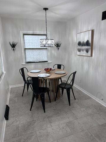 1830 28TH Street, Rock Island, IL 61201