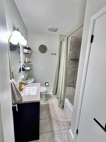 1830 28TH Street, Rock Island, IL 61201