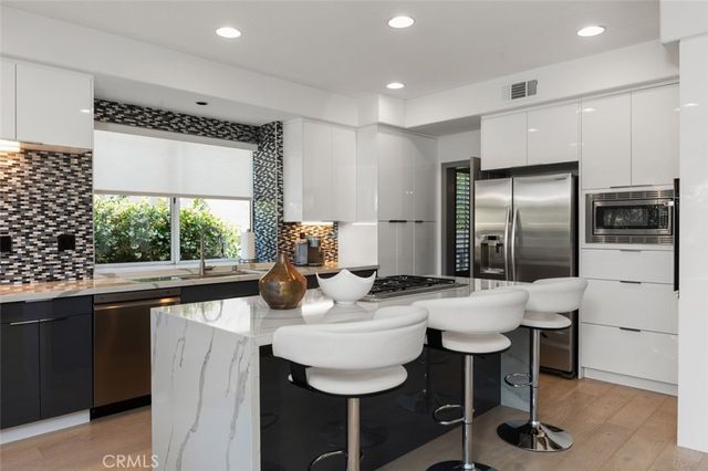 8 Flores, Lake Forest, CA 92610