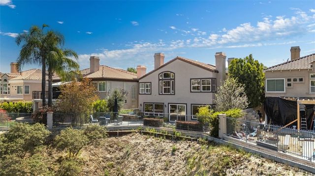 8 Flores, Lake Forest, CA 92610
