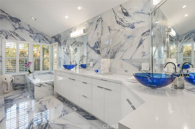 8 Flores, Lake Forest, CA 92610