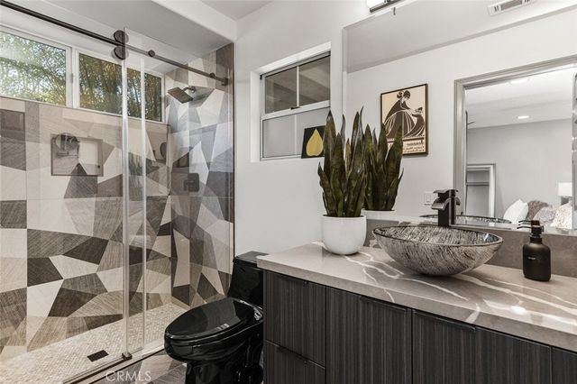 8 Flores, Lake Forest, CA 92610