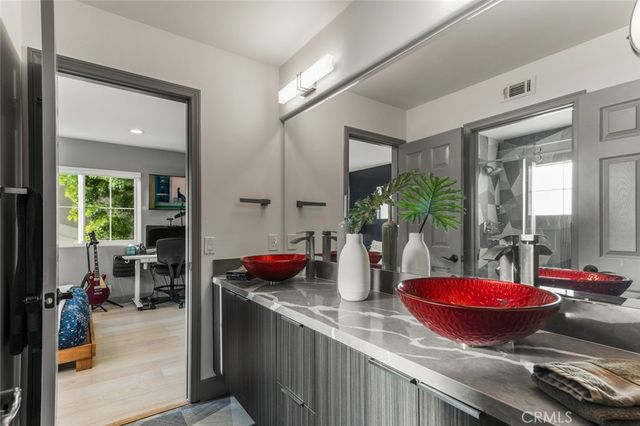 8 Flores, Lake Forest, CA 92610