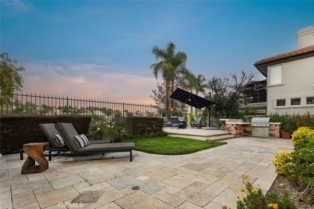 8 Flores, Lake Forest, CA 92610
