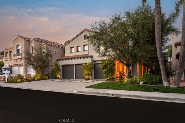 8 Flores, Lake Forest, CA 92610