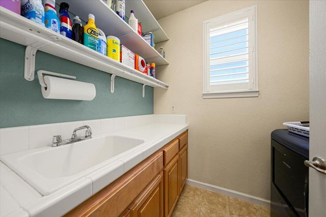 7584 Millport Dr, Roseville, CA 95678