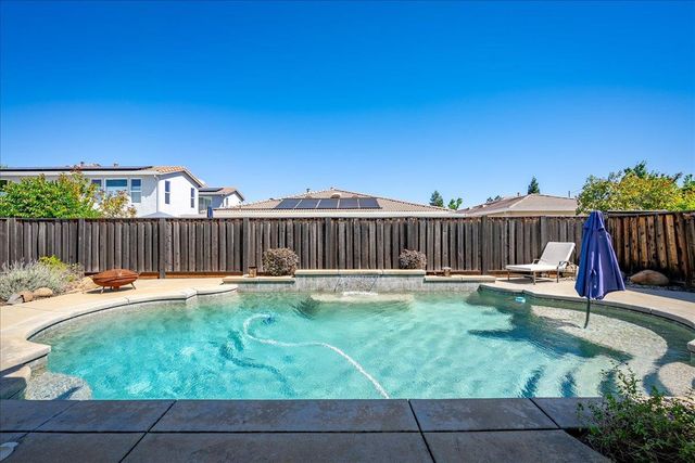 7584 Millport Dr, Roseville, CA 95678