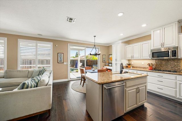 7584 Millport Dr, Roseville, CA 95678