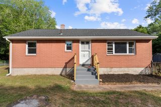 8 Peacock Drive, Meriden, CT 06451