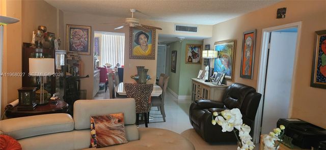 2649 NW 48th Ter 338, Lauderdale Lakes, FL 33313