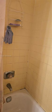 2649 NW 48th Ter 338, Lauderdale Lakes, FL 33313