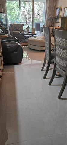 2649 NW 48th Ter 338, Lauderdale Lakes, FL 33313