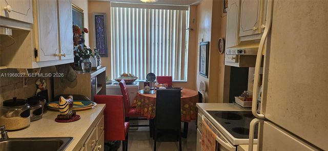 2649 NW 48th Ter 338, Lauderdale Lakes, FL 33313