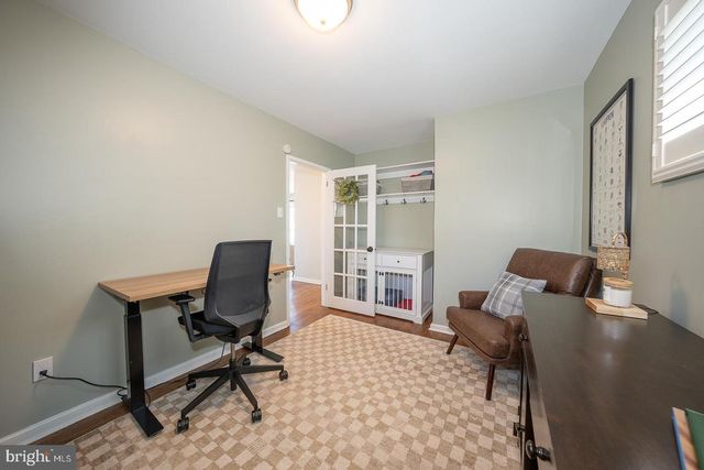 30 MIDLAND AVE, Berwyn, PA 19312