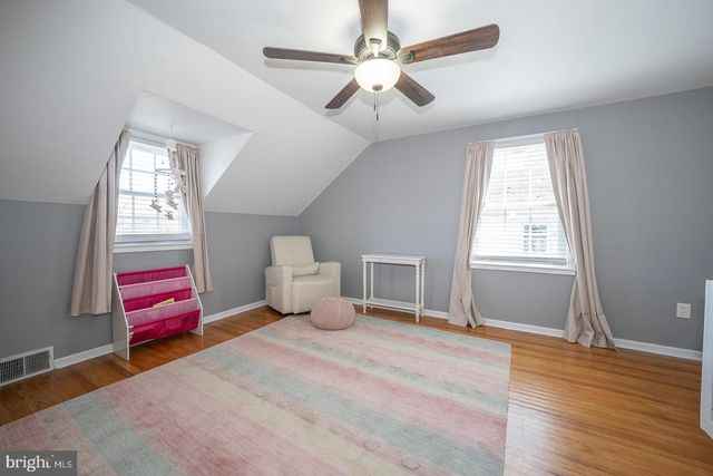 30 MIDLAND AVE, Berwyn, PA 19312