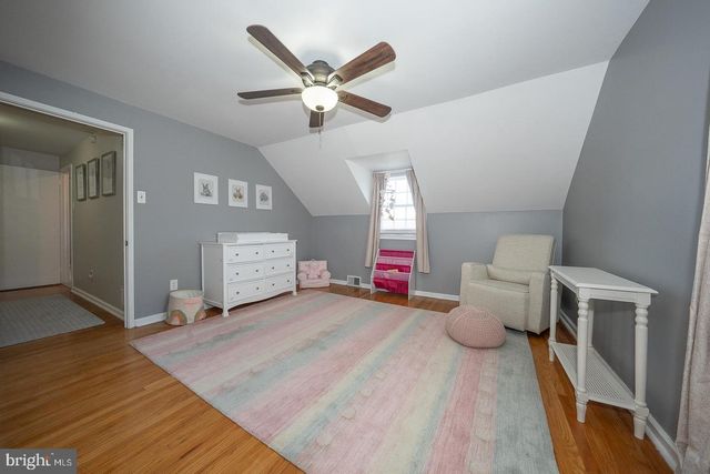 30 MIDLAND AVE, Berwyn, PA 19312