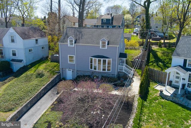 30 MIDLAND AVE, Berwyn, PA 19312