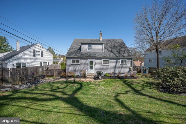 30 MIDLAND AVE, Berwyn, PA 19312