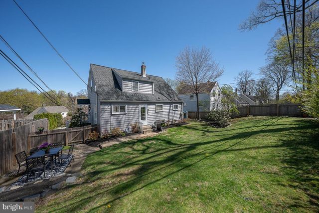 30 MIDLAND AVE, Berwyn, PA 19312